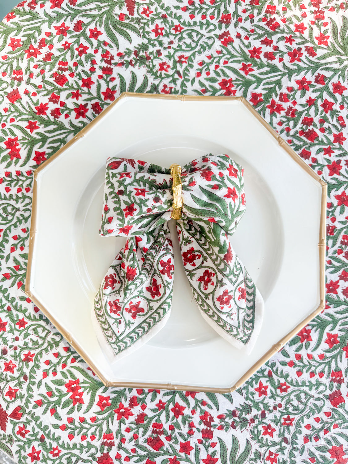 Holy City Holly Table Runner