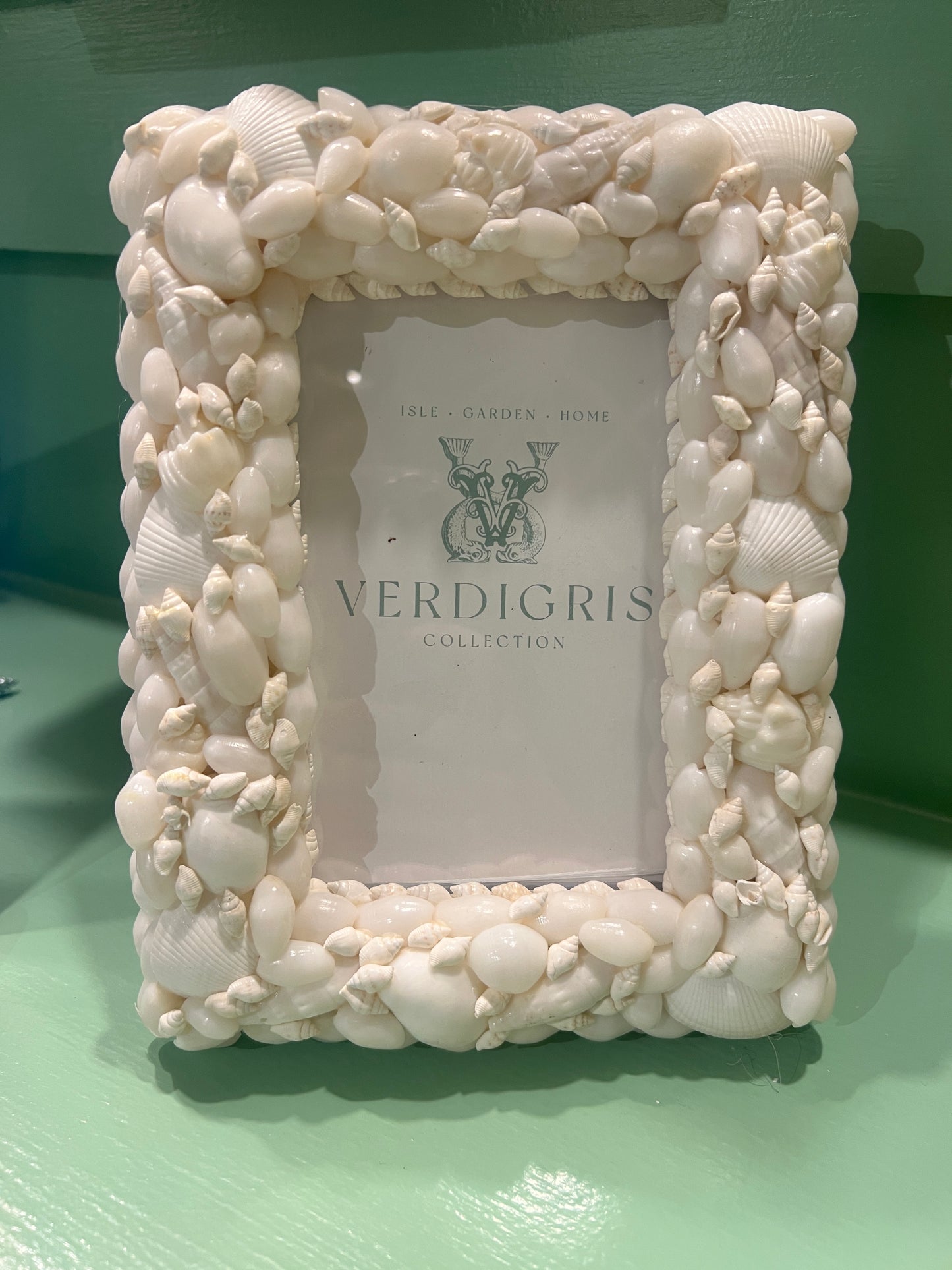 Shell Frame- Assorted White 4" x 6"