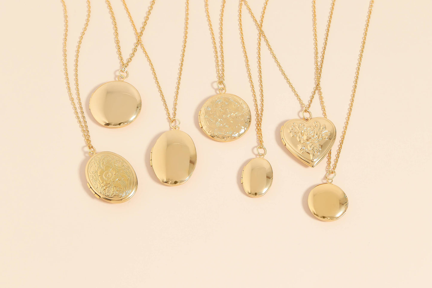 18K Gold PVD Stainless Steel Round Floral Textured Locket