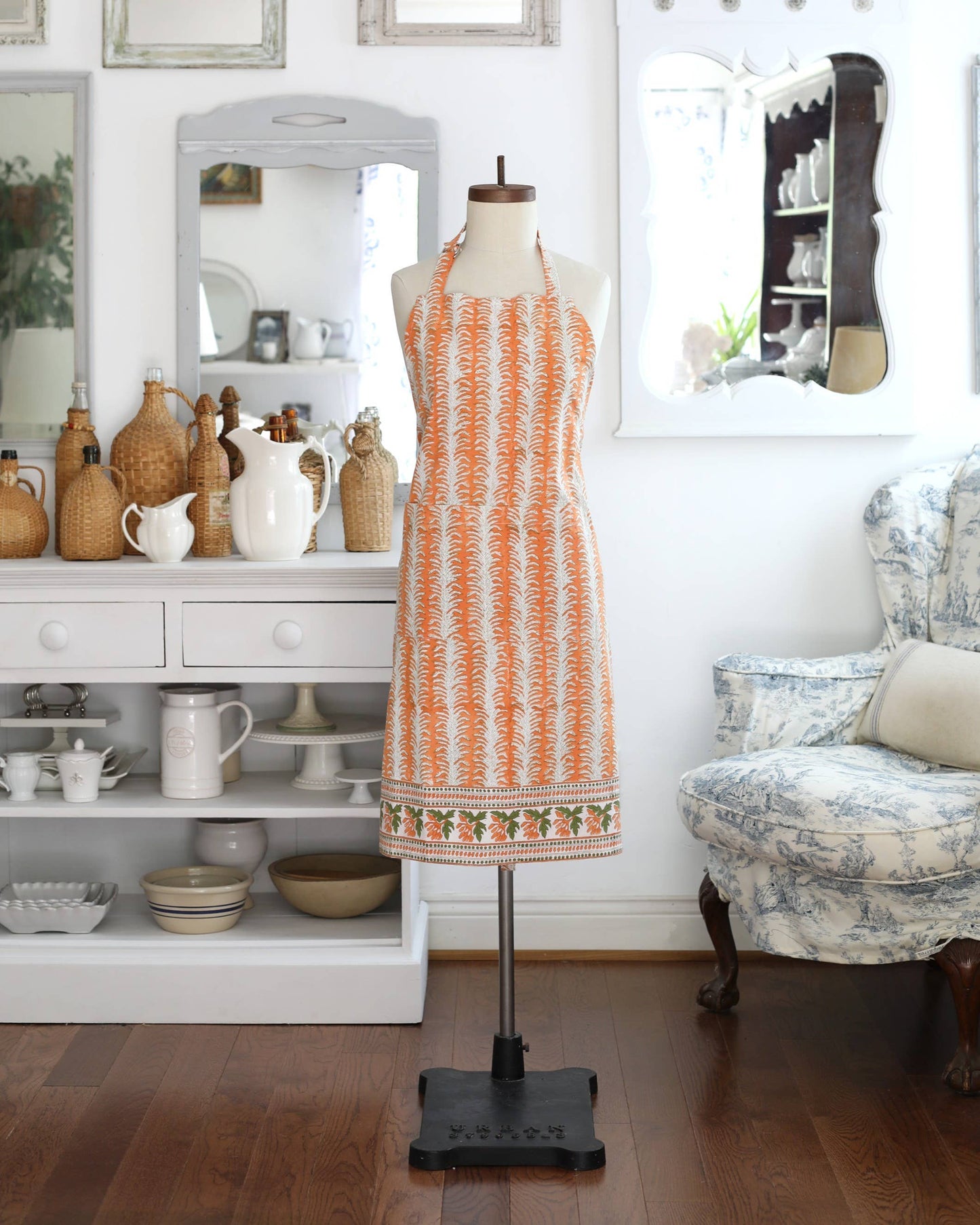 Apron- Tippit