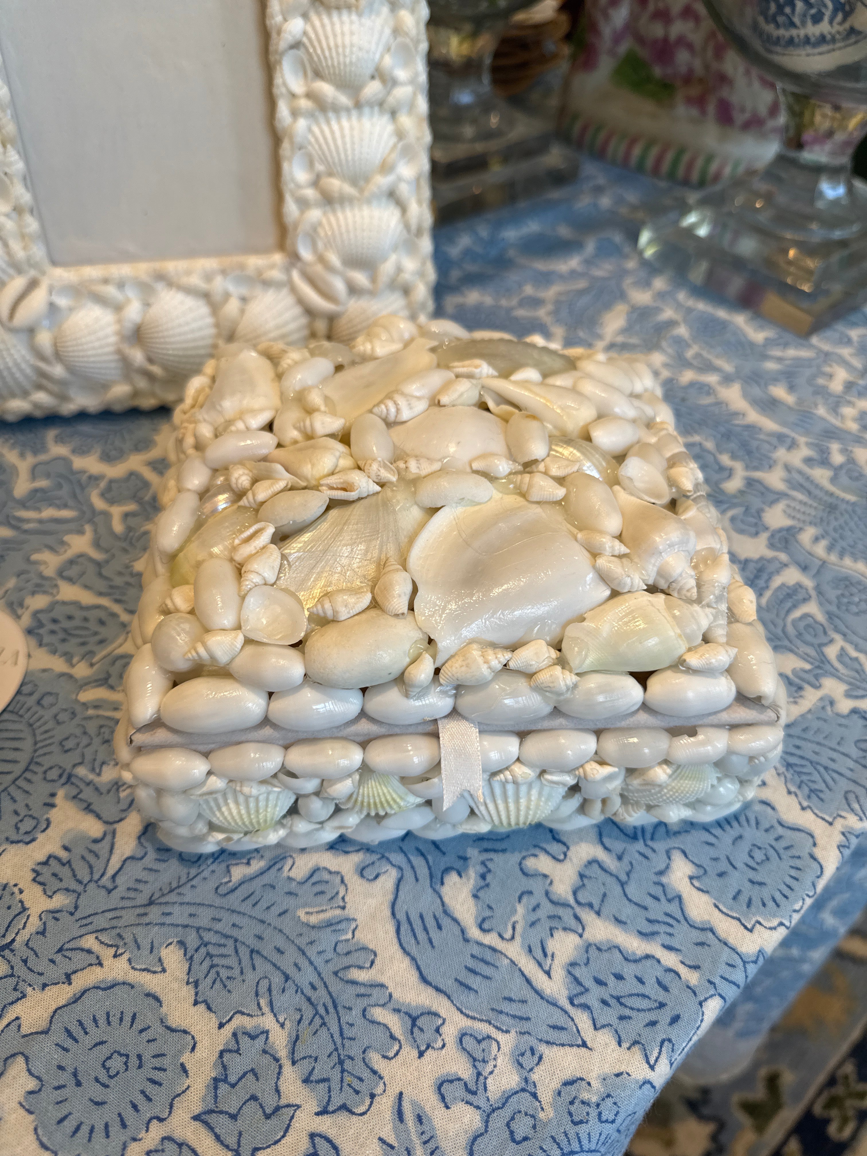 Shell Box- Small White Cluster – Verdigris