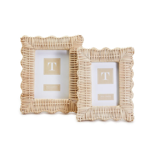 Scallop Wicker Frame