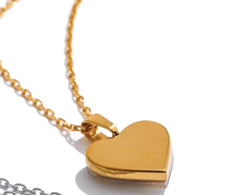 Natural Shell Heart Pendant Necklace