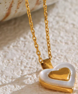 Natural Shell Heart Pendant Necklace